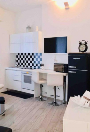 Joo's flat